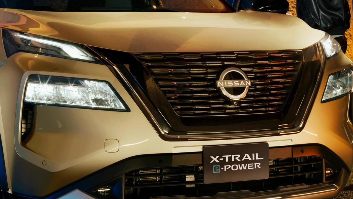 Nissan X-Trail e-POWER 2024 con Faros LED de ajuste manual
